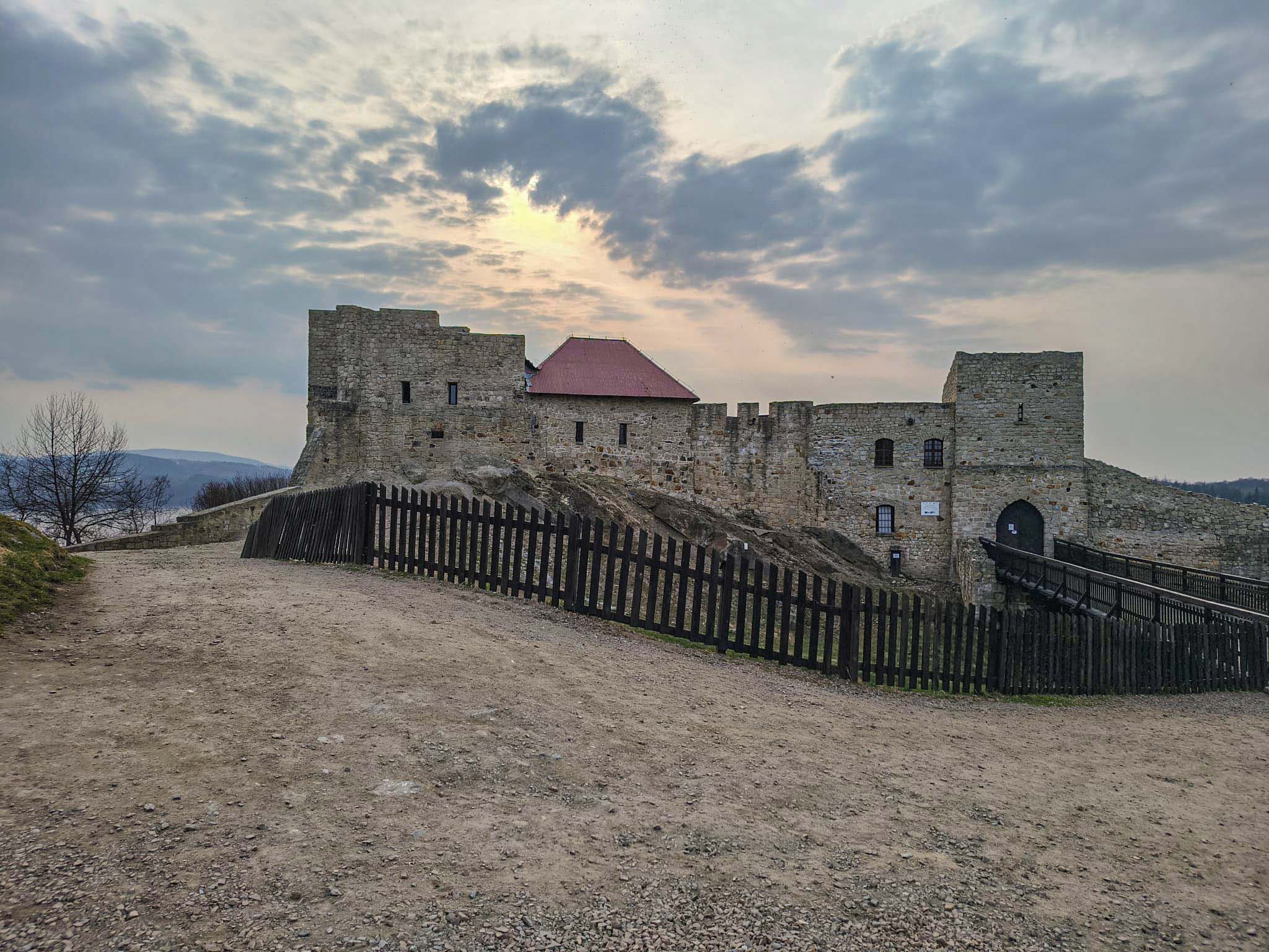 Zamek w Dobczycach – widok z okolicy noclegów
